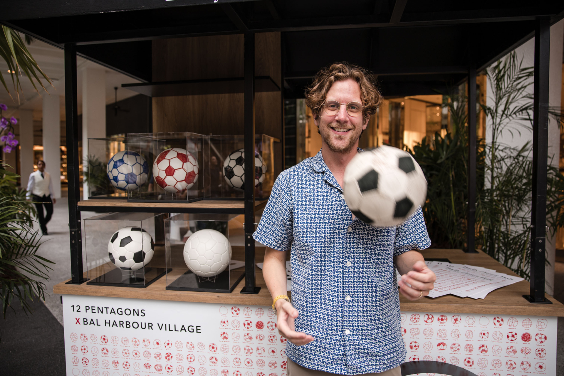 Bal Harbour Village Unveils Jon-Paul Wheatley’s “12 Pentagons” at Bal Harbour Shops was posted to the gallery